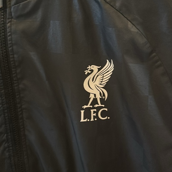 Men’s Nike Liverpool Jacket size Medium.  Item is in great condition! - Picture 4 of 6